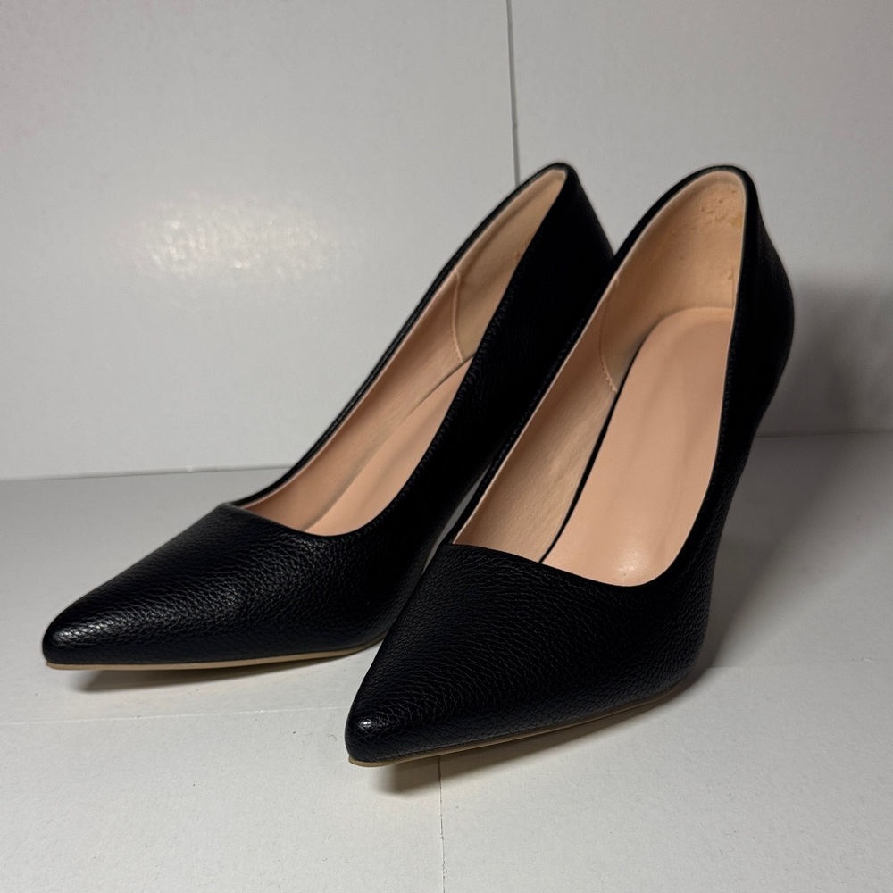 Elegant Black Women's Pumps